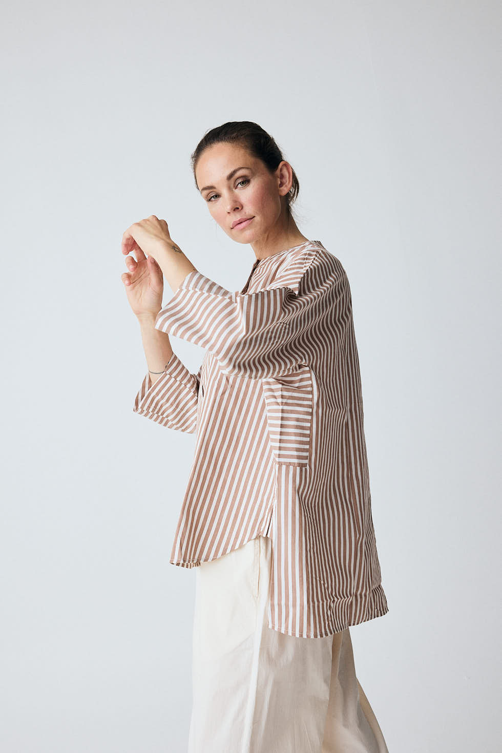 FRAU Seoul kort skjorte Shirt Coffee Wide Stripe