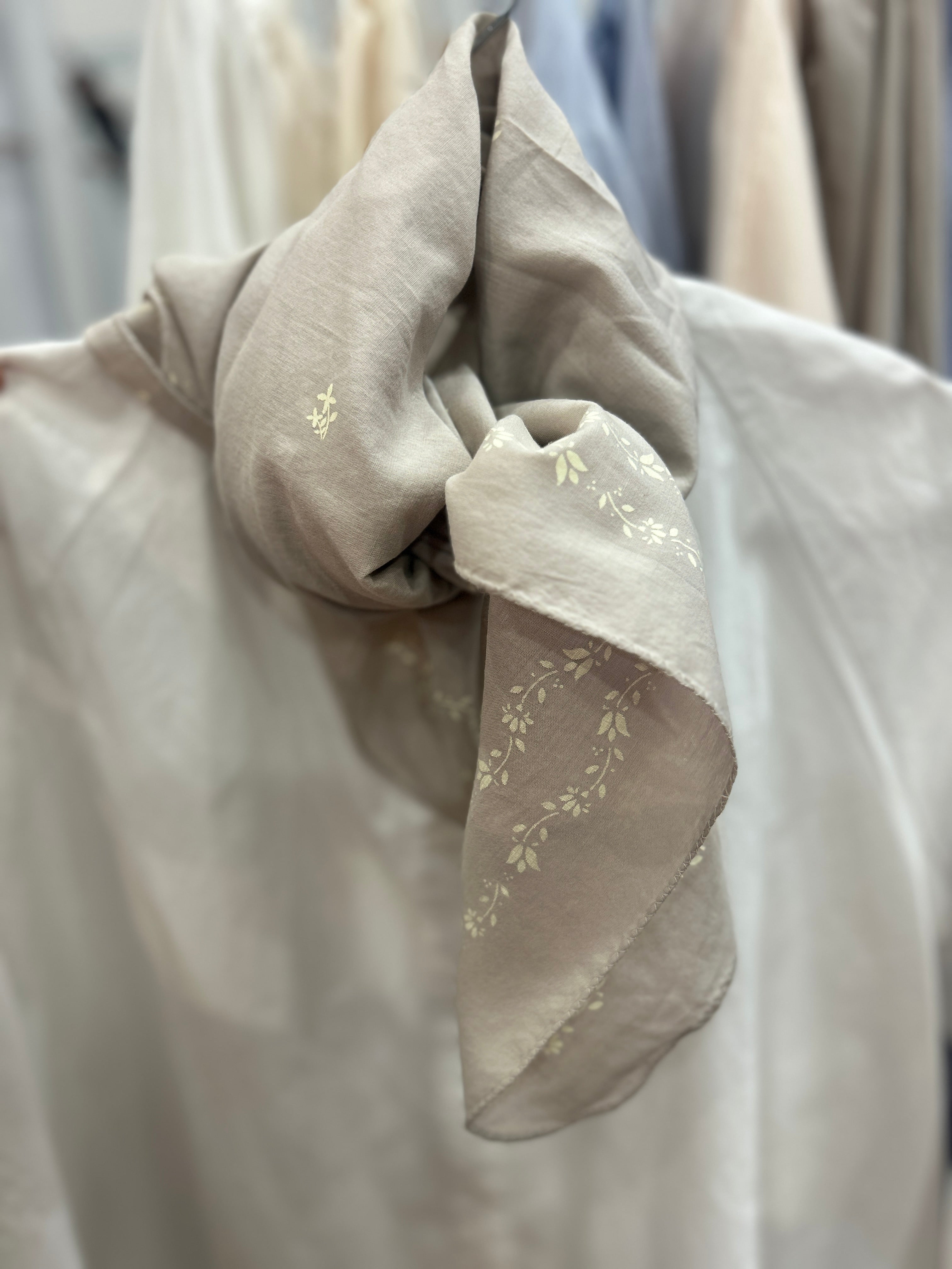 FRAU Trieste scarf Scarf Chateau Gray